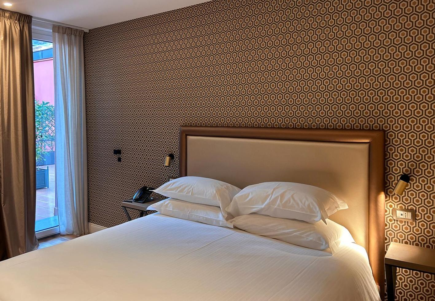 Caruso Place Boutique & Wellness Suites Neapel Exteriör bild