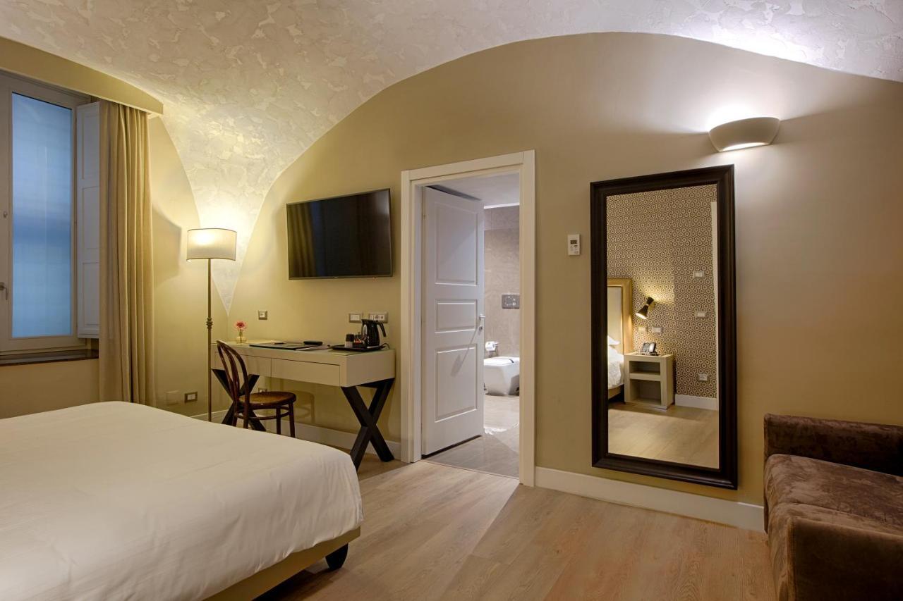 Caruso Place Boutique & Wellness Suites Neapel Exteriör bild